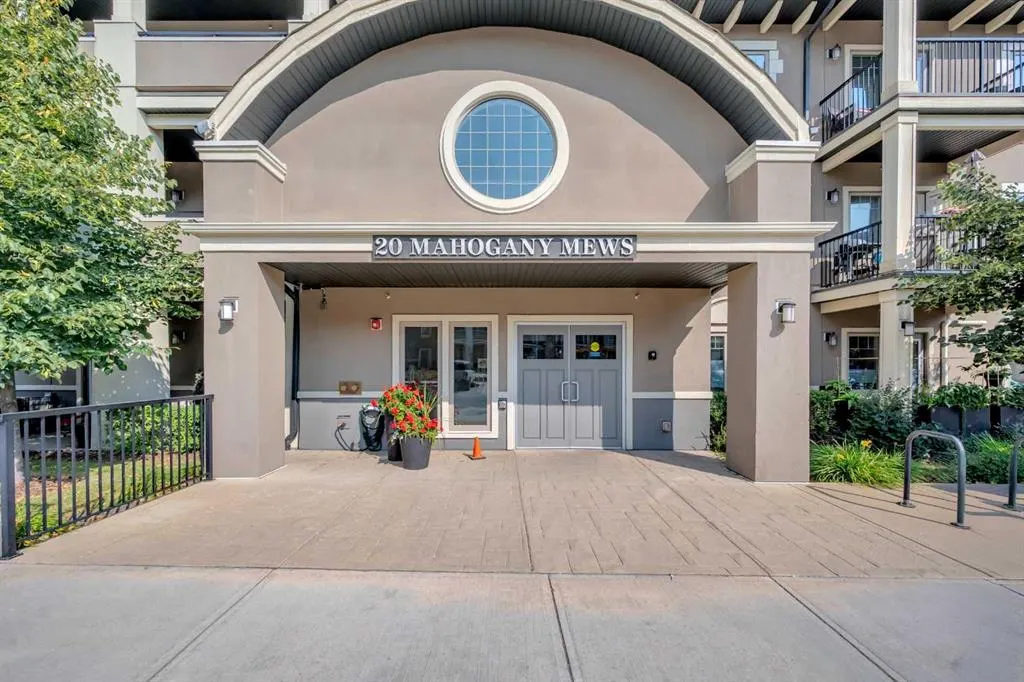20 Mahogany Mews SE, #203