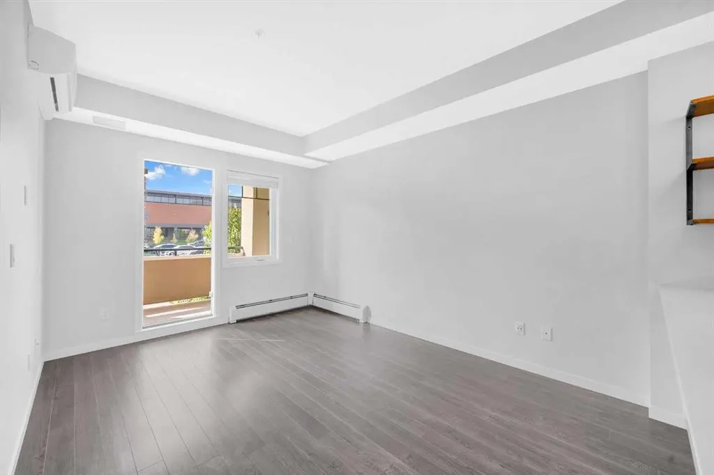 20 Mahogany Mews SE, #203
