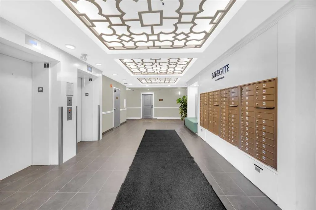 20 Mahogany Mews SE, #203