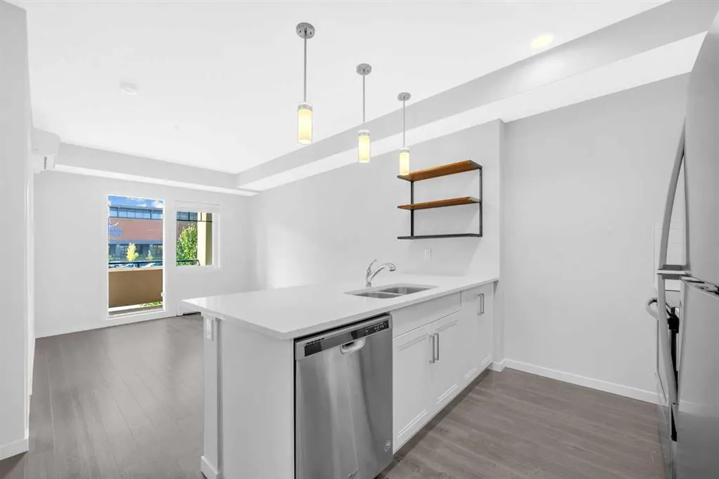 20 Mahogany Mews SE, #203