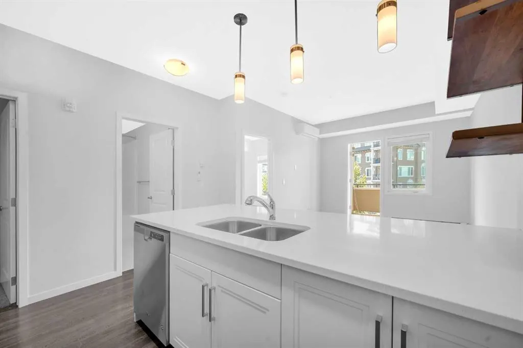 20 Mahogany Mews SE, #203