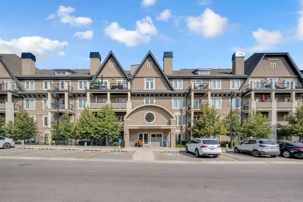 20 Mahogany Mews SE, #203