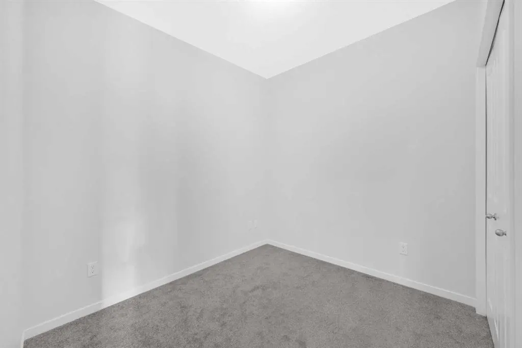 20 Mahogany Mews SE, #203