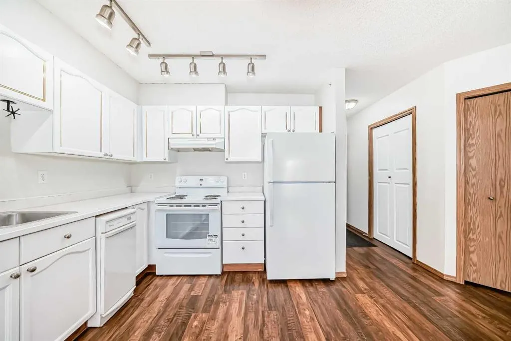 7 Somervale View SW, #304