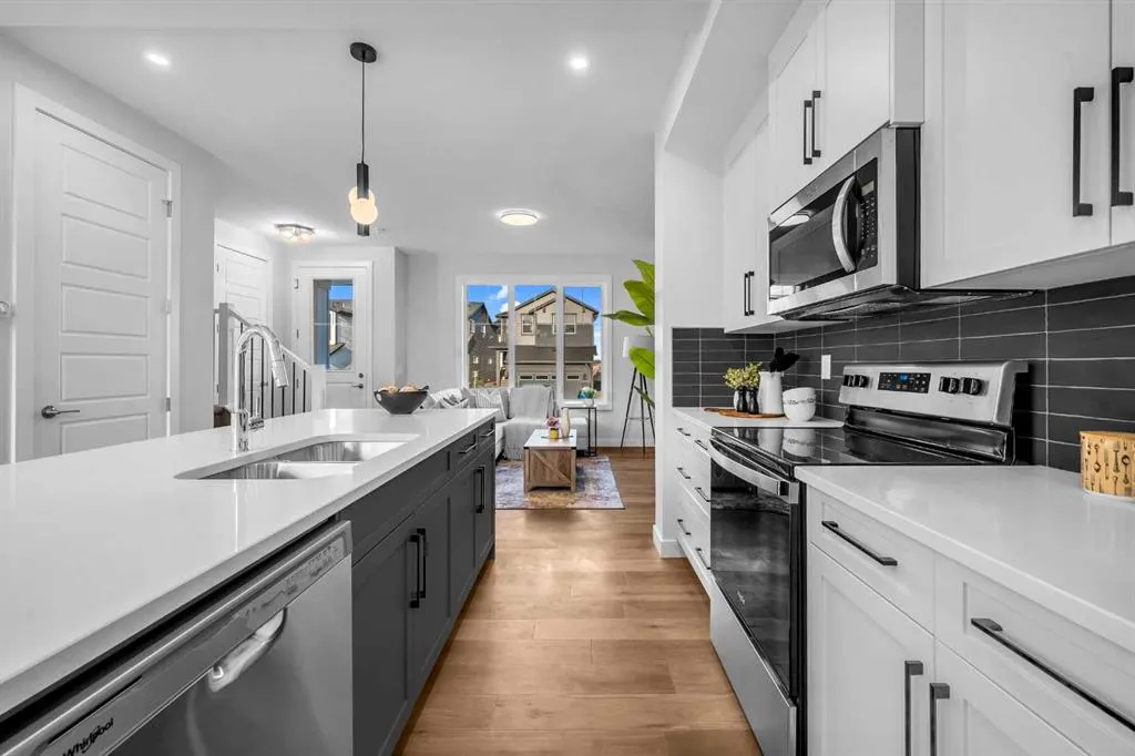 49 COBBLERIDGE Place SW