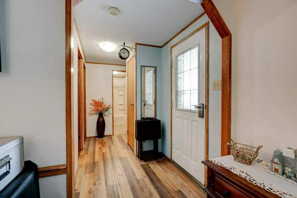 3126 Burroughs Manor NE