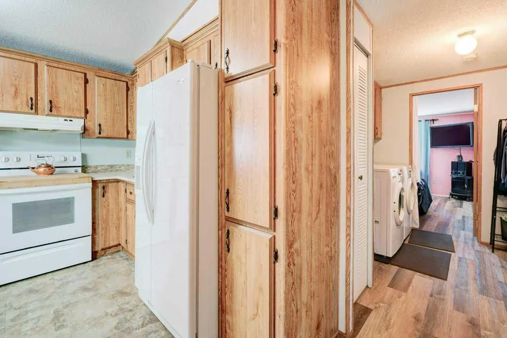 3126 Burroughs Manor NE