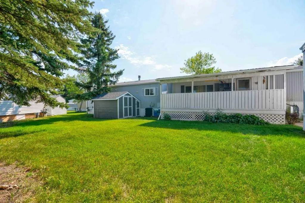 3126 Burroughs Manor NE