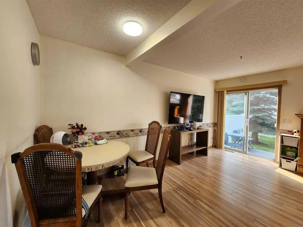 9 Country Hills Rise NW