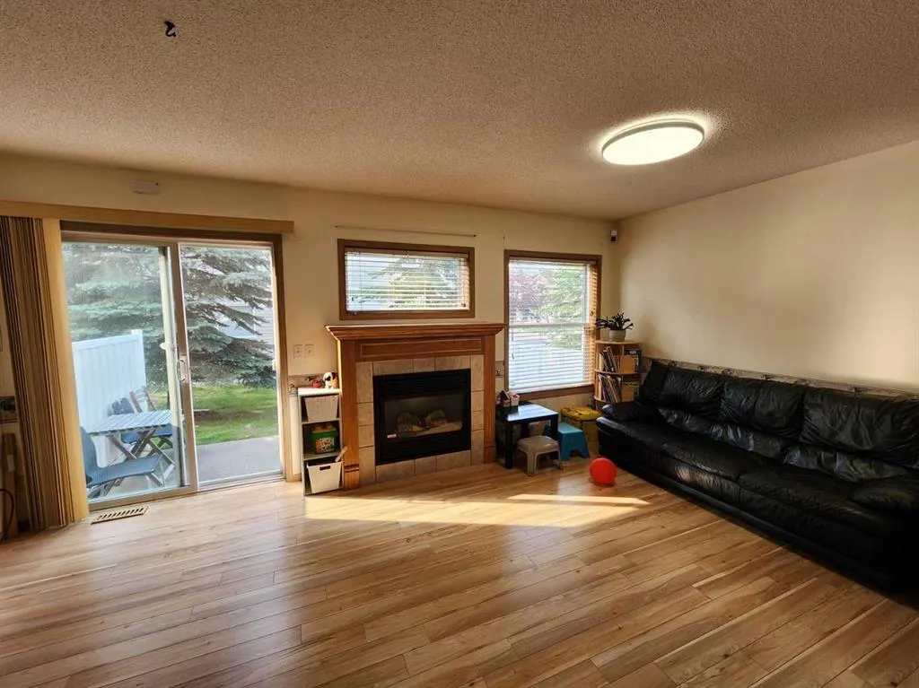 9 Country Hills Rise NW