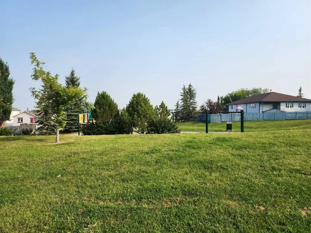 9 Country Hills Rise NW