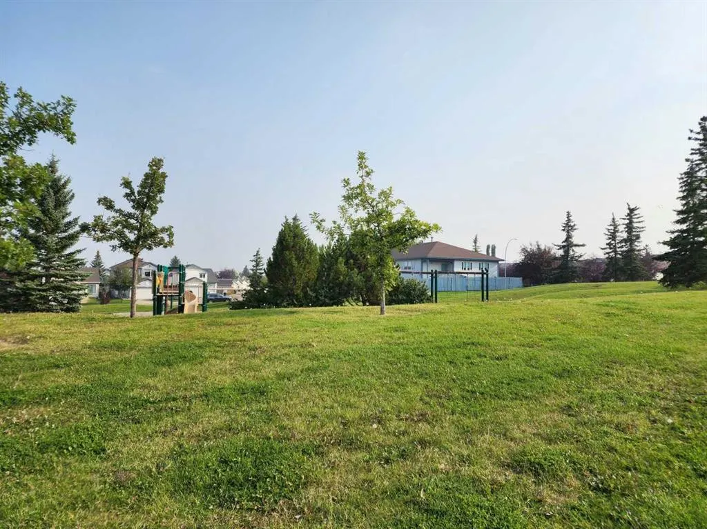 9 Country Hills Rise NW