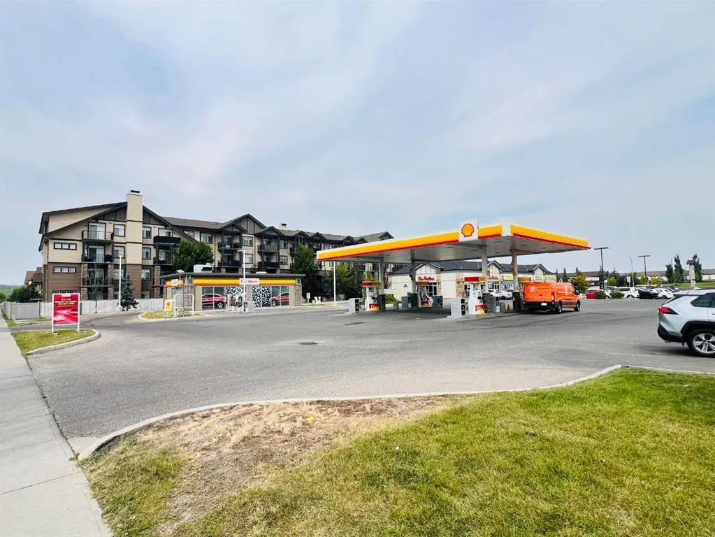 117 Copperpond Common SE, #312