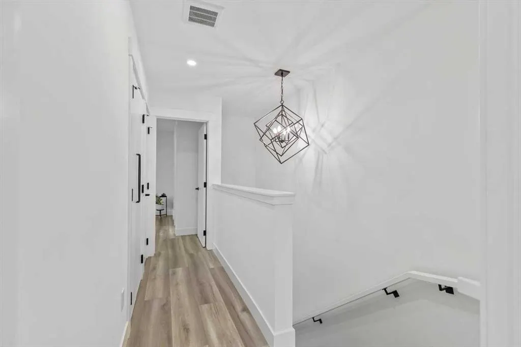 1825 27 Avenue SW, #4