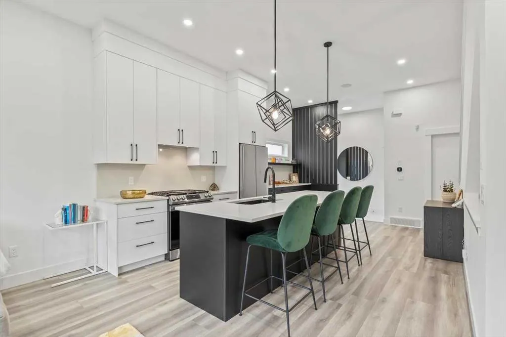 1825 27 Avenue SW, #4