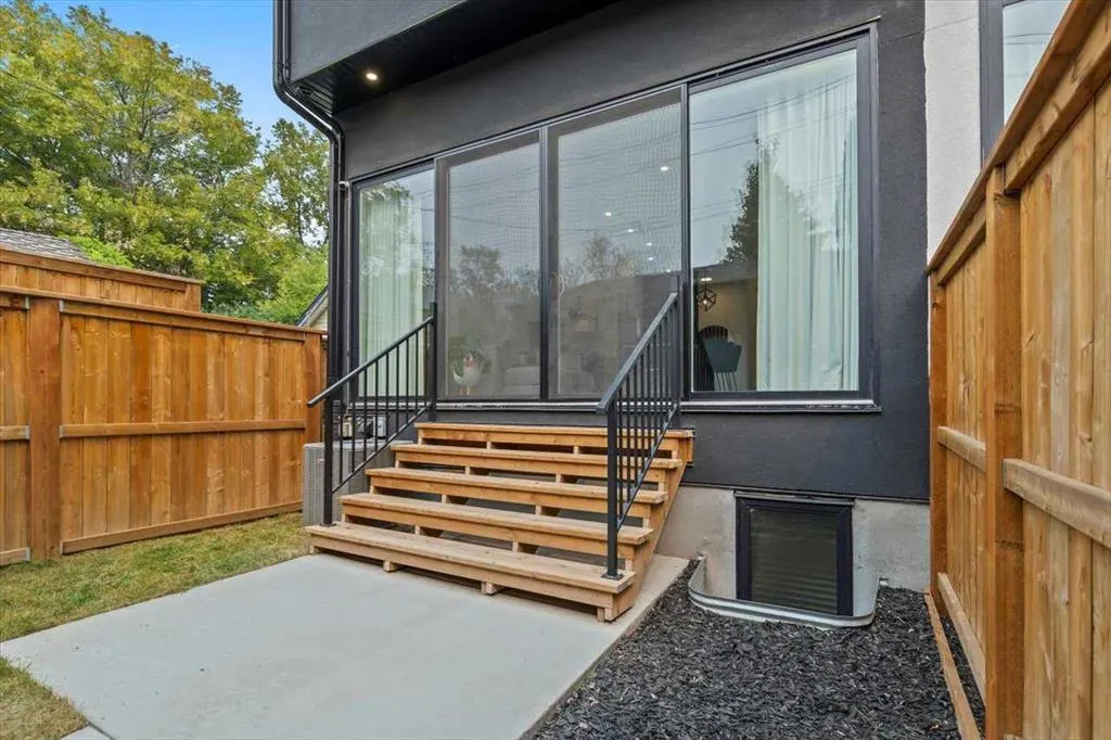 1825 27 Avenue SW, #4