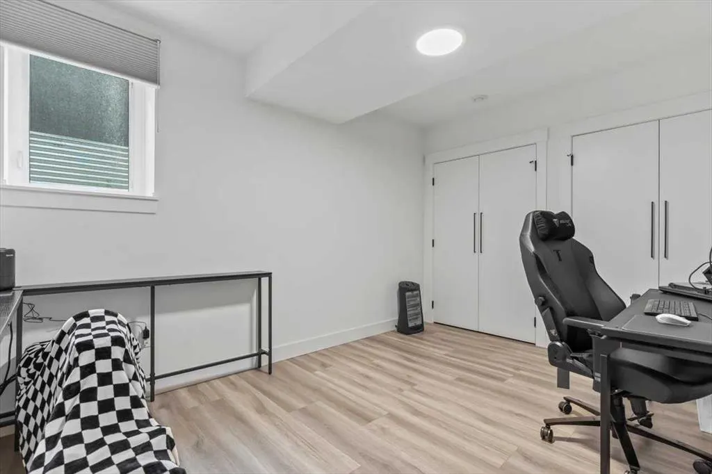 1825 27 Avenue SW, #4