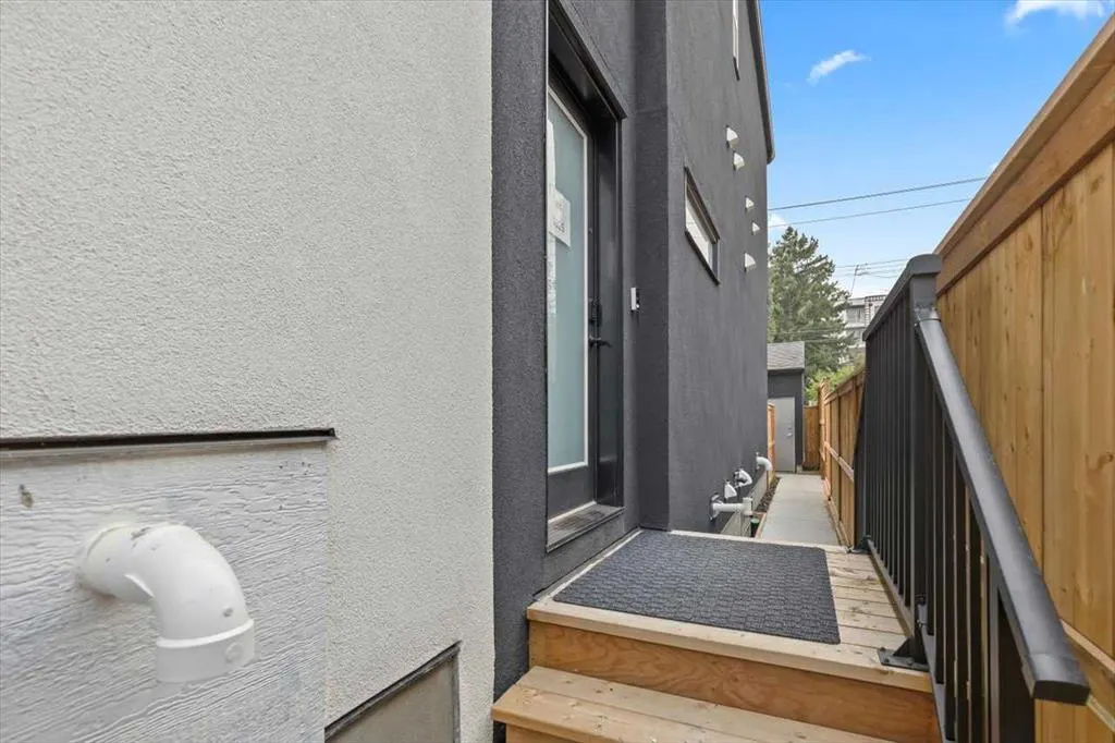 1825 27 Avenue SW, #4