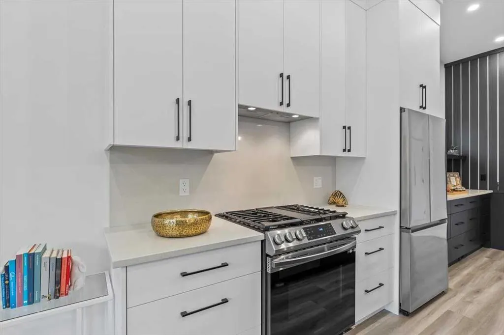 1825 27 Avenue SW, #4