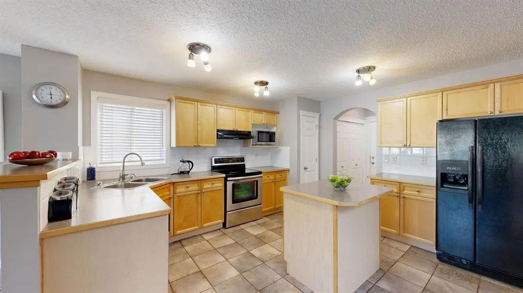 70 Crystalridge Close