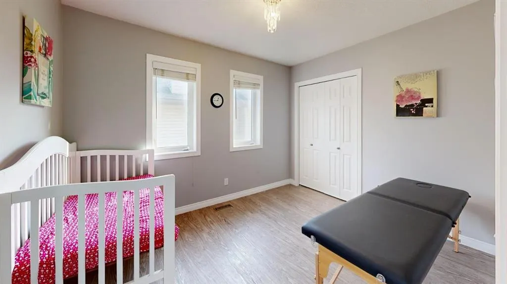 70 Crystalridge Close