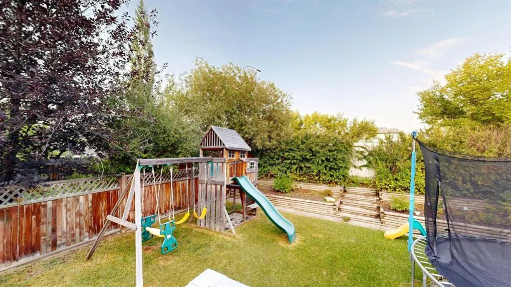 70 Crystalridge Close