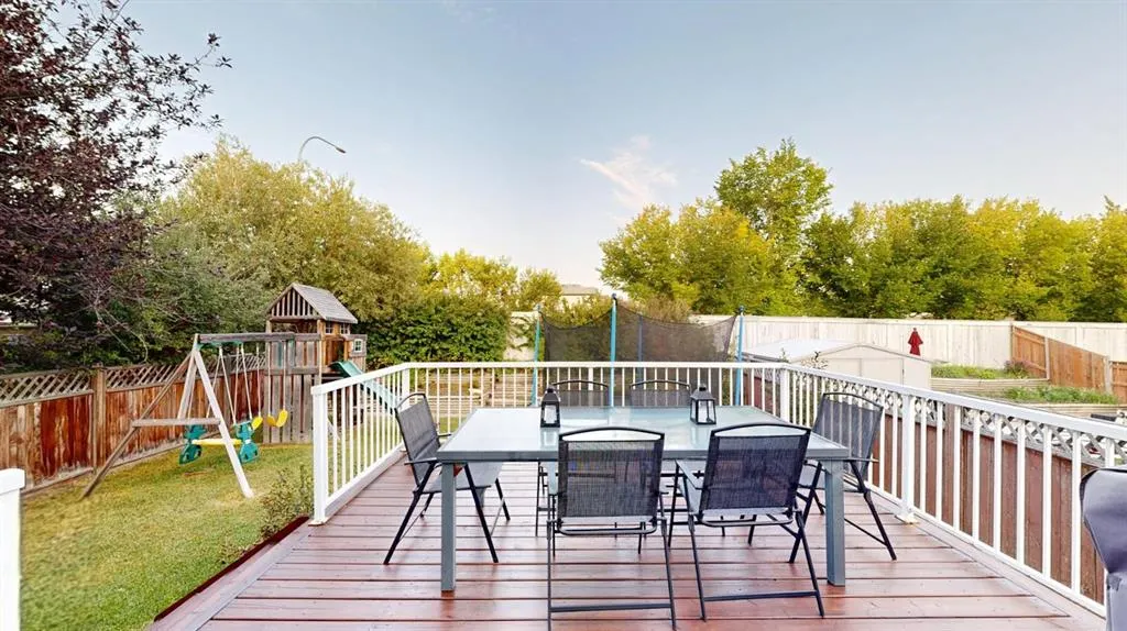 70 Crystalridge Close