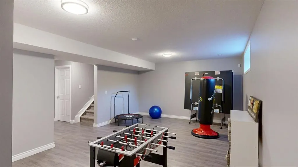 70 Crystalridge Close