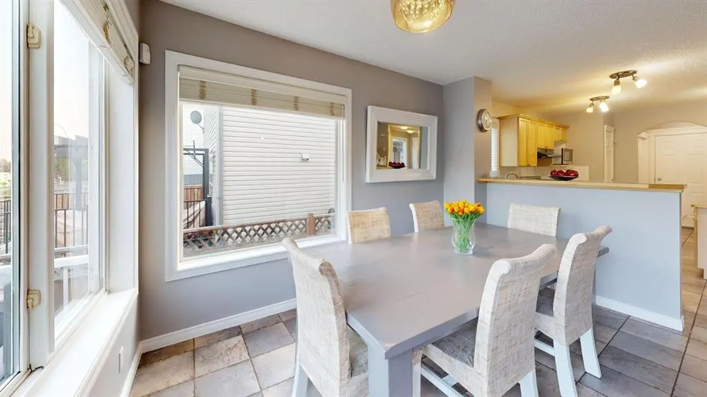 70 Crystalridge Close
