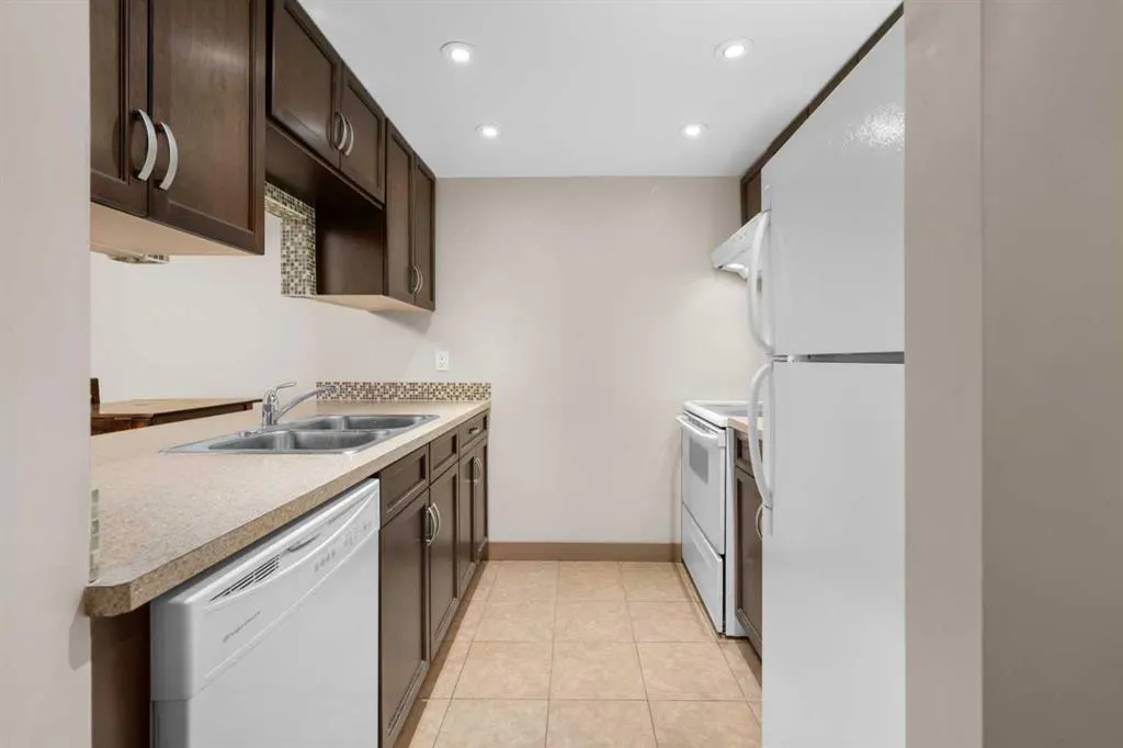 310 8 Street SW, #160