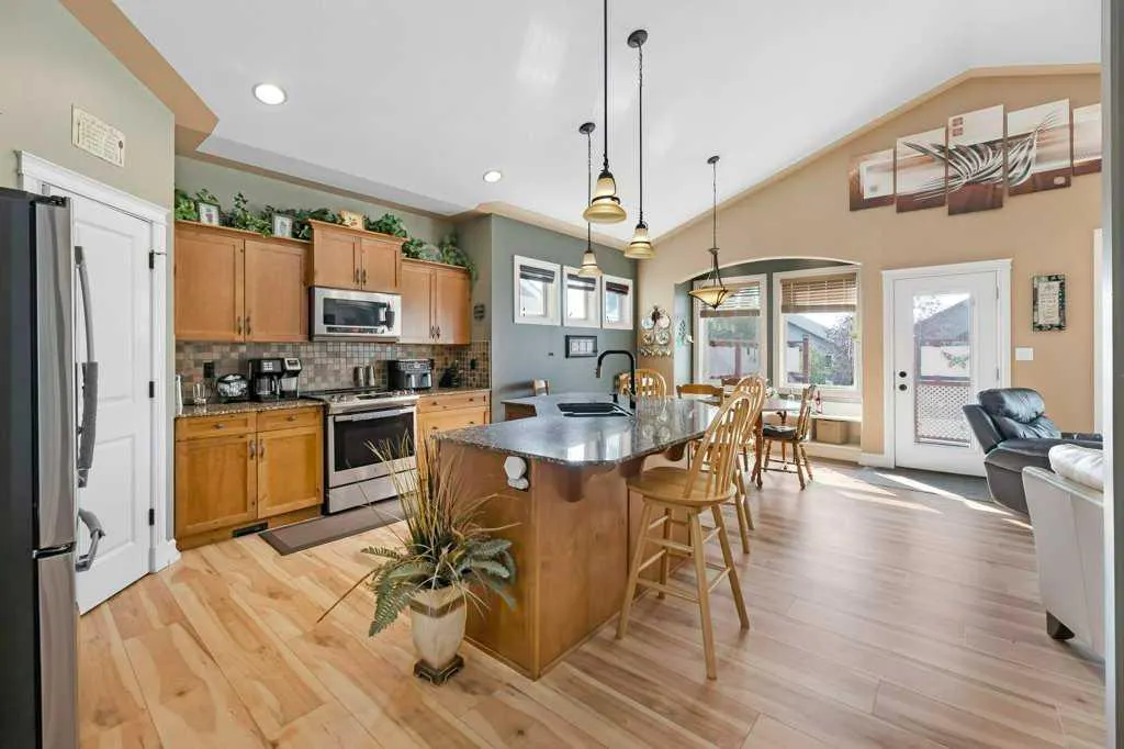 123 Oaklands Crescent