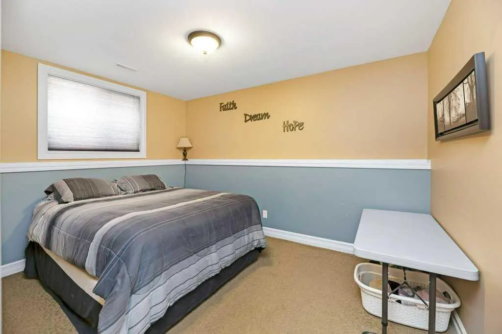 123 Oaklands Crescent
