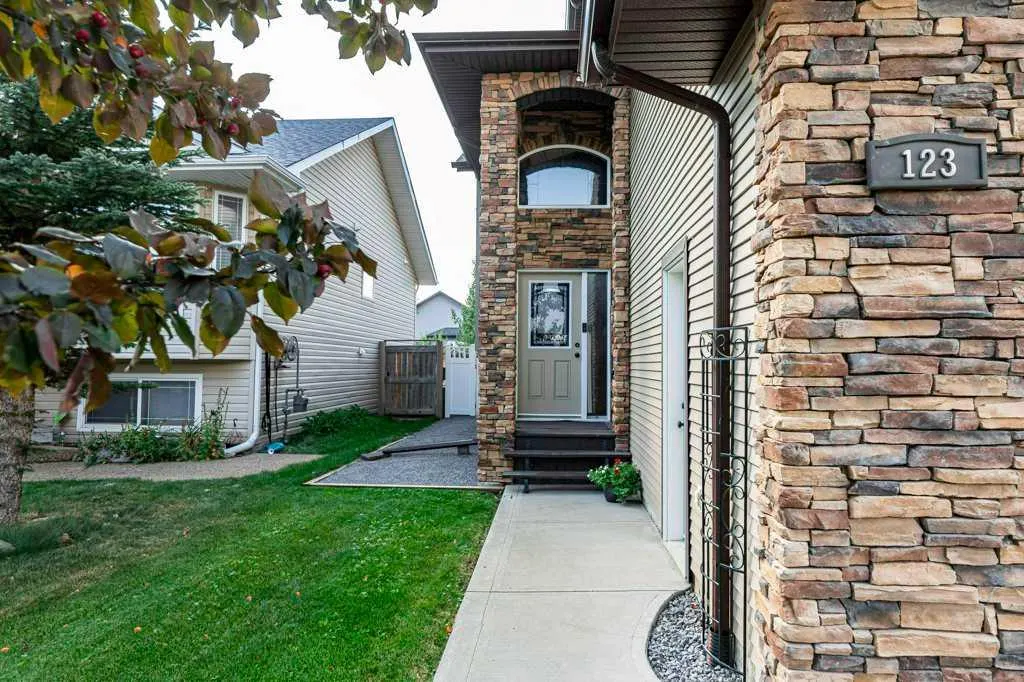 123 Oaklands Crescent