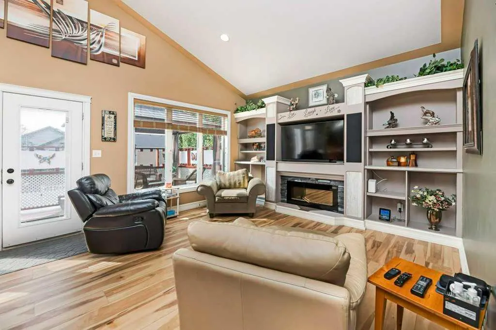 123 Oaklands Crescent