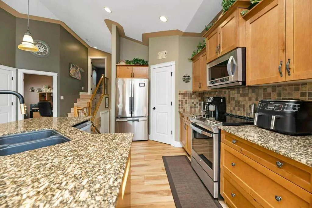 123 Oaklands Crescent