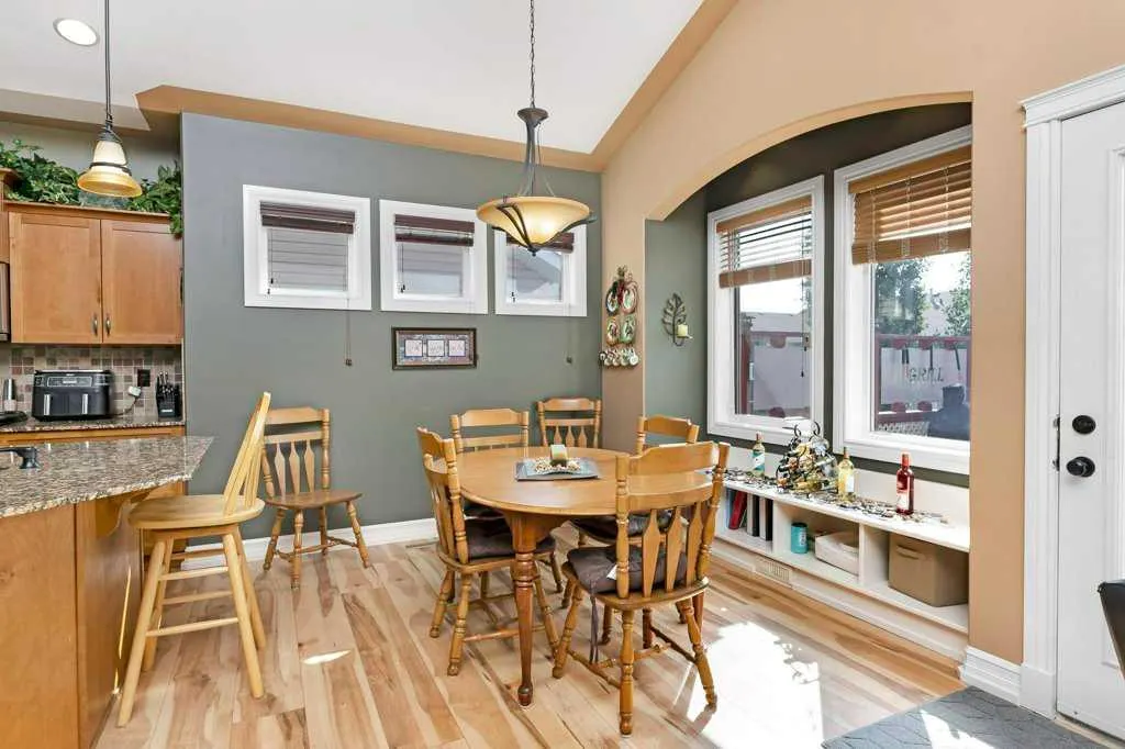 123 Oaklands Crescent