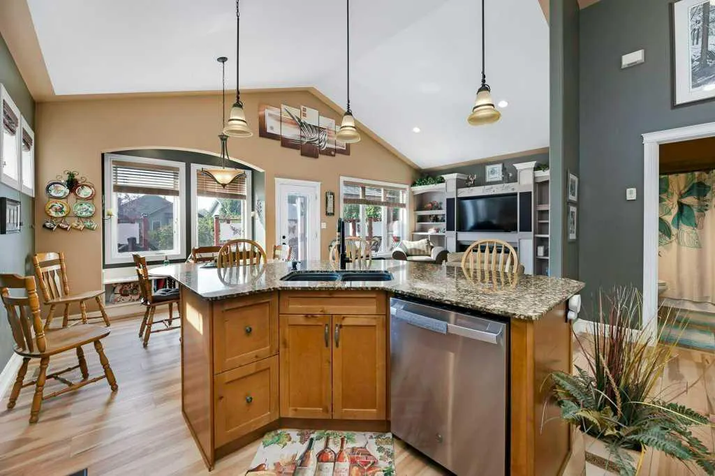 123 Oaklands Crescent