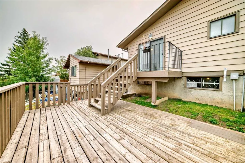 246 Berwick Drive NW