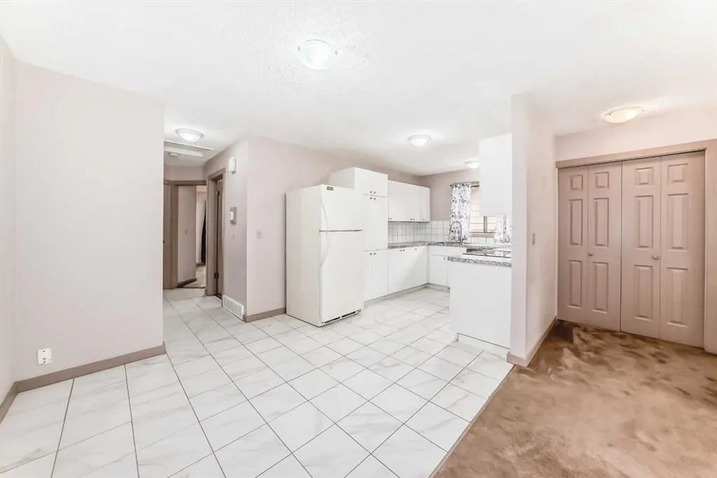 246 Berwick Drive NW