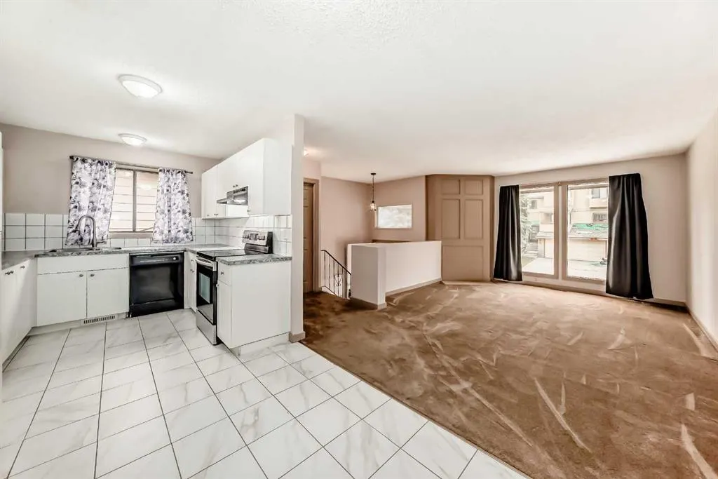 246 Berwick Drive NW