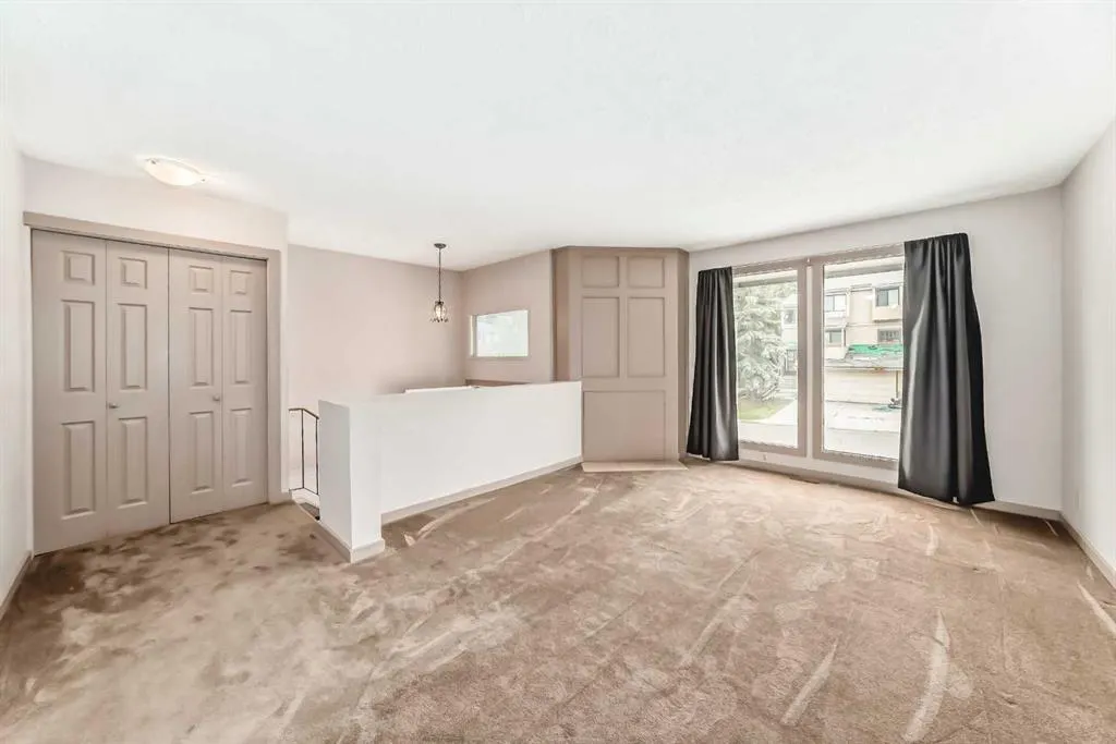246 Berwick Drive NW