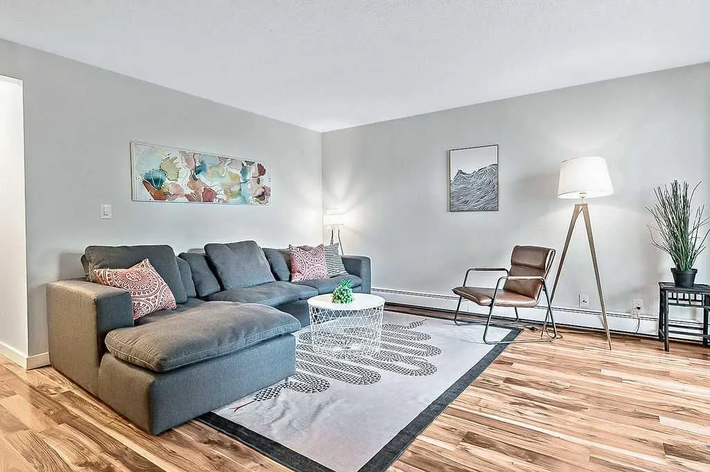 1607 26 Avenue SW, #7