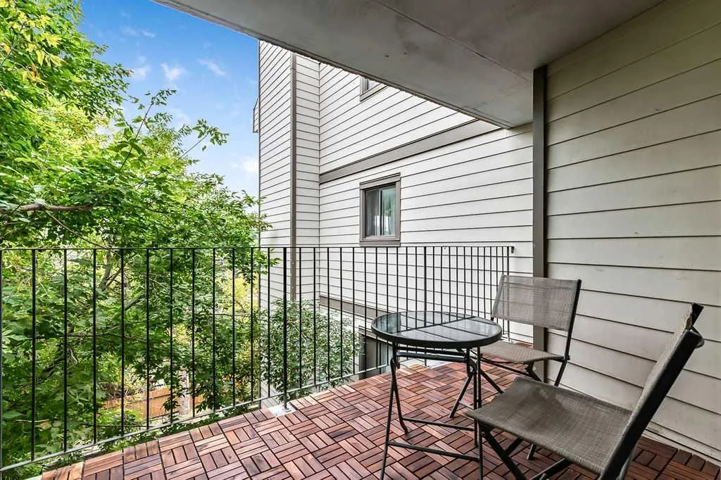 1607 26 Avenue SW, #7