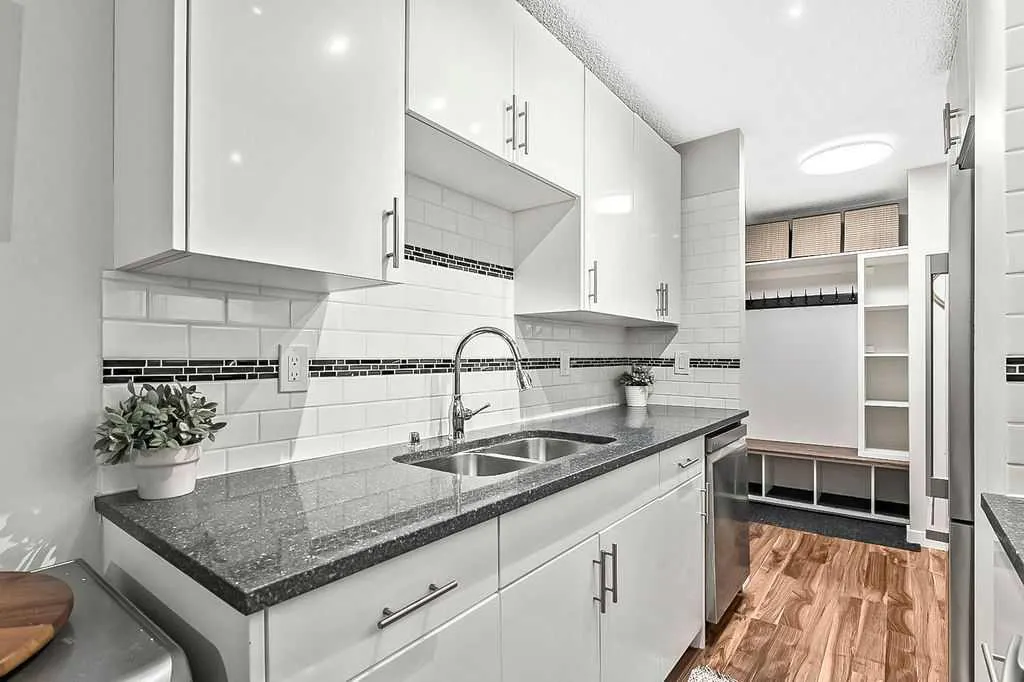 1607 26 Avenue SW, #7