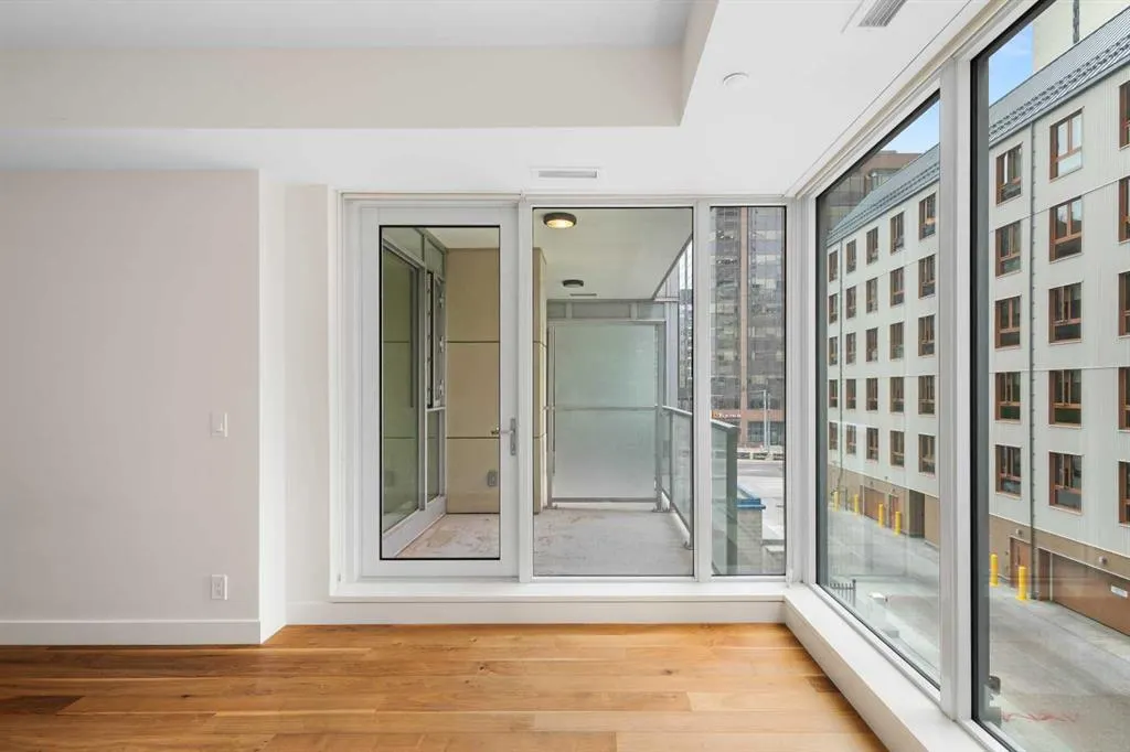1025 5 Avenue SW, #313