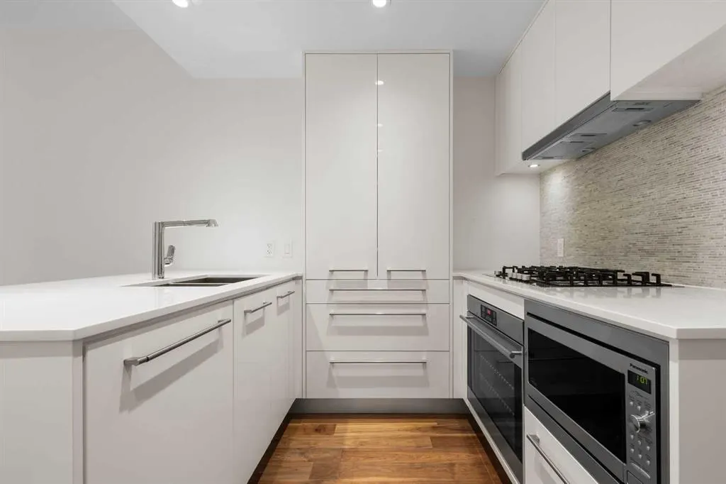 1025 5 Avenue SW, #313