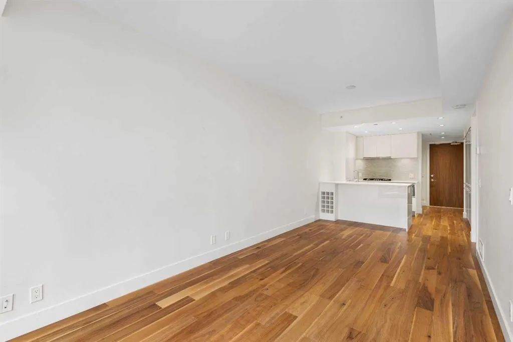 1025 5 Avenue SW, #313