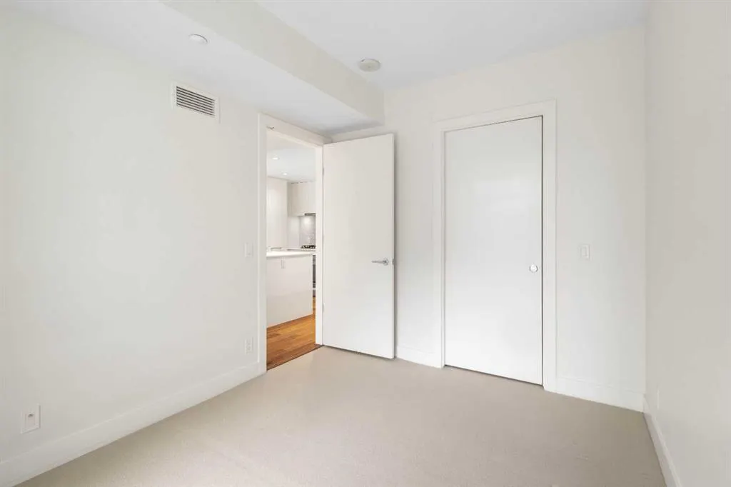 1025 5 Avenue SW, #313