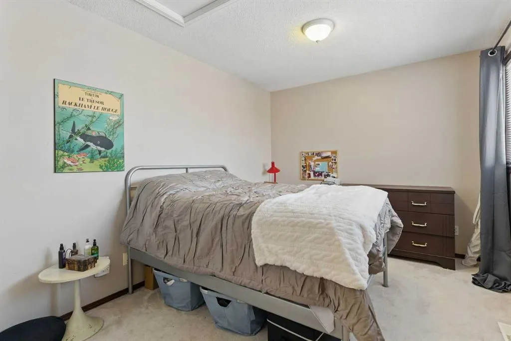 206 Coral Cove NE