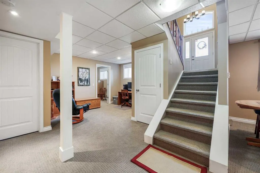 1048 Hunterdale Place NW